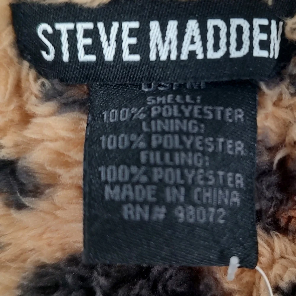 Steve Madden Women's Olive Animal Print Scarf 1 SFM